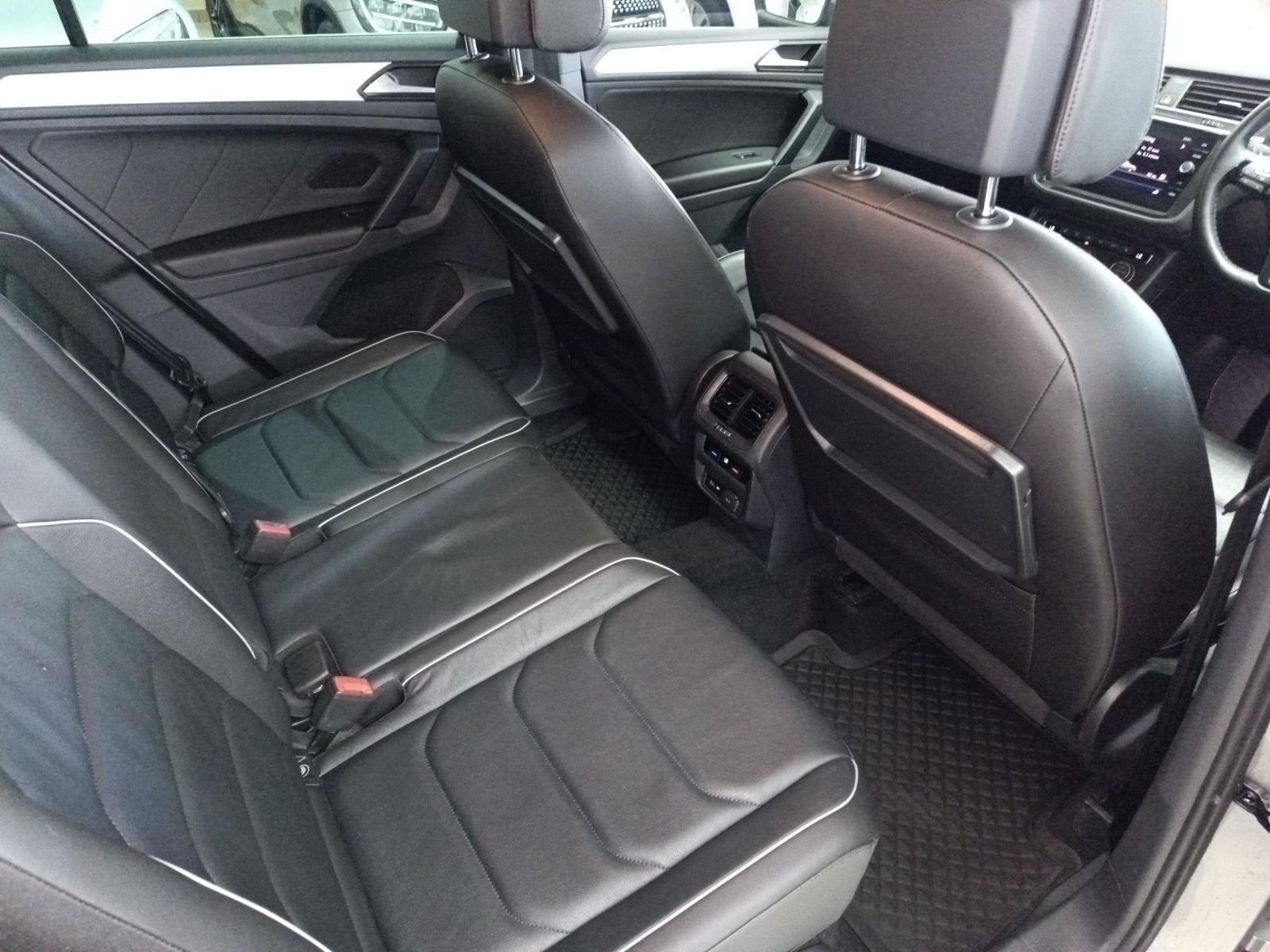 2021 Volkswagen Tiguan photo 7