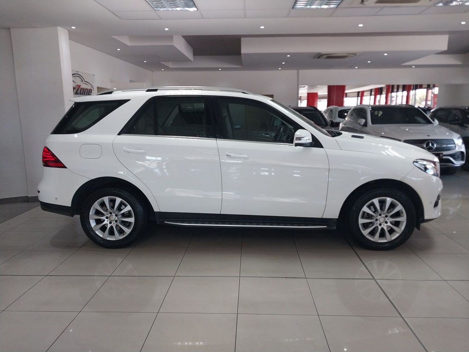 2016 Mercedes-Benz GLE photo 2