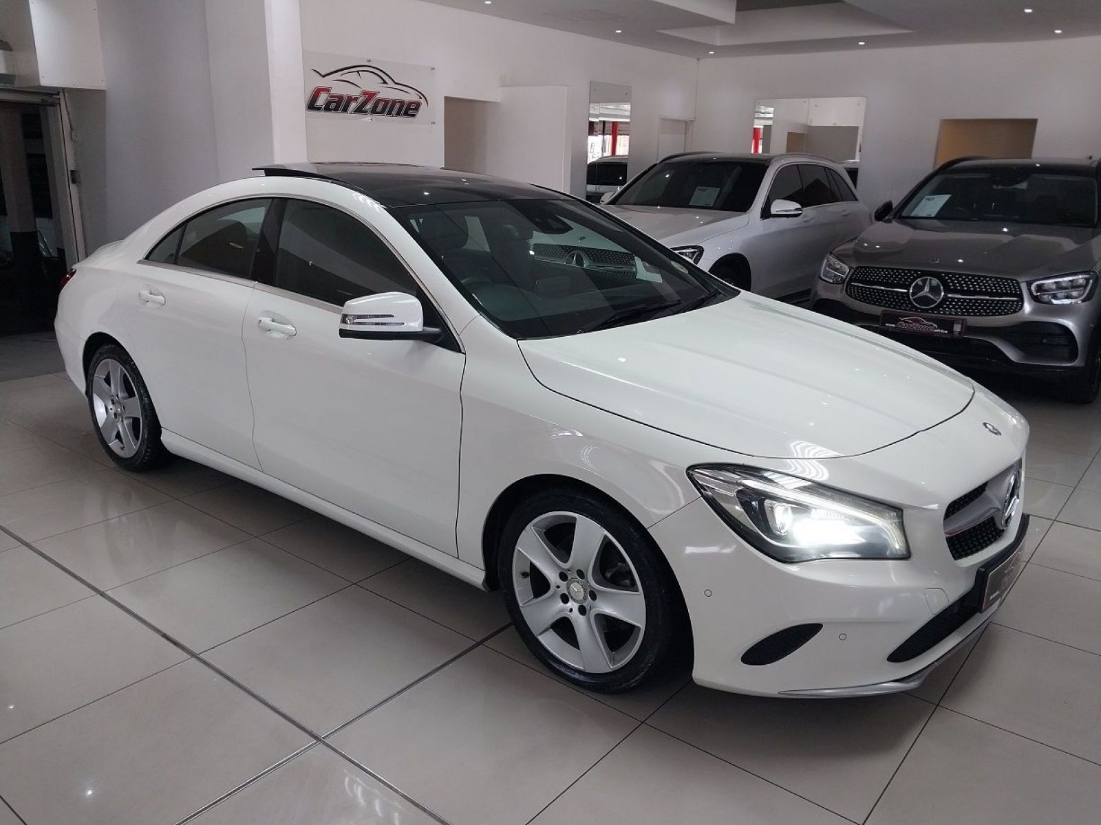 2017 Mercedes-Benz CLA Class photo 1