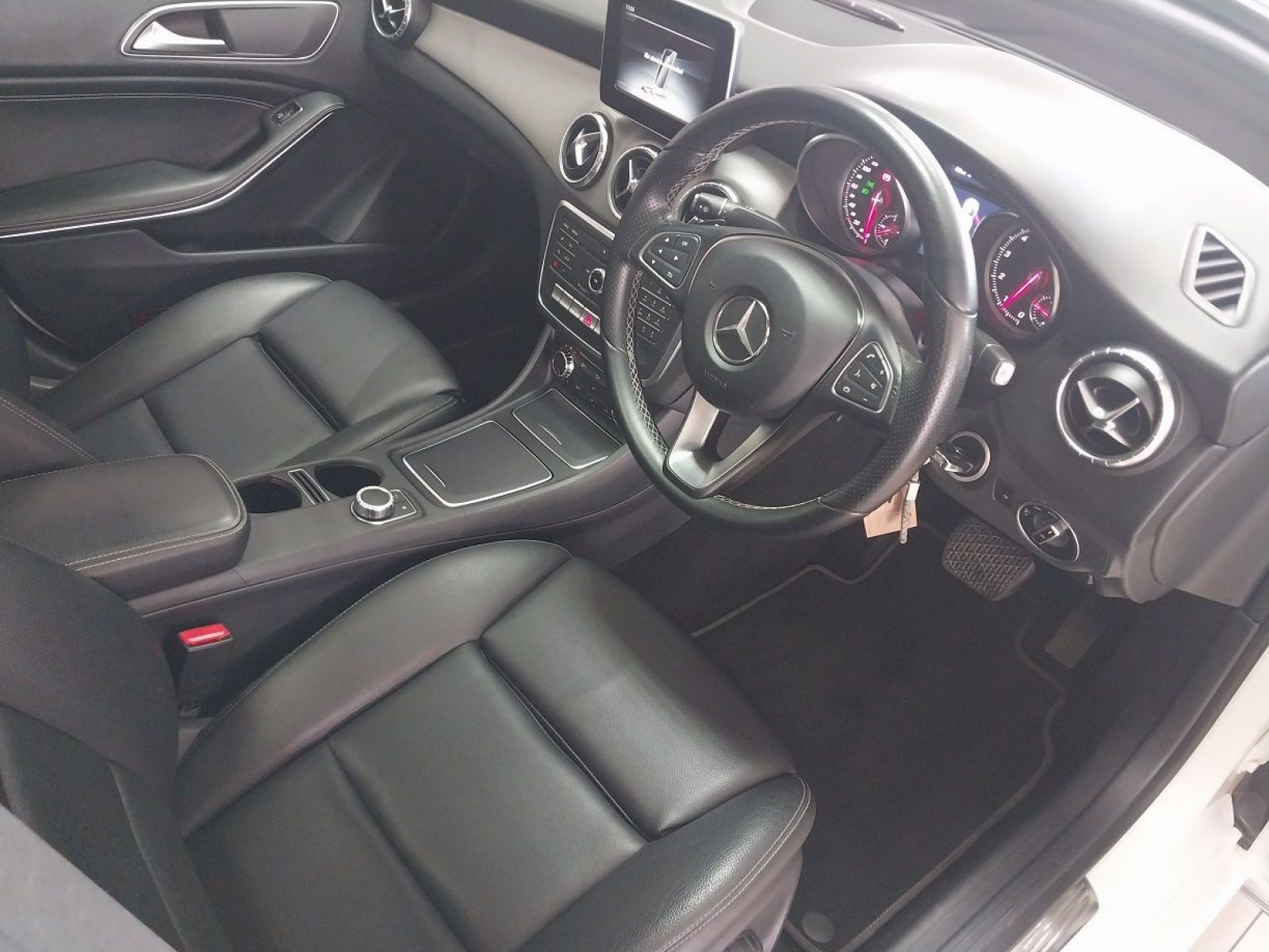 2017 Mercedes-Benz CLA Class photo 5