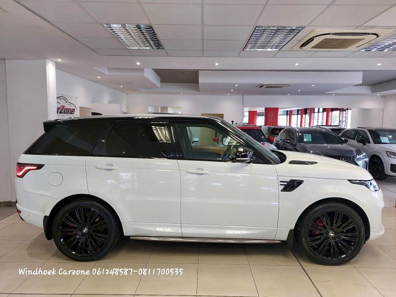 2019 Land Rover Range Rover photo 2