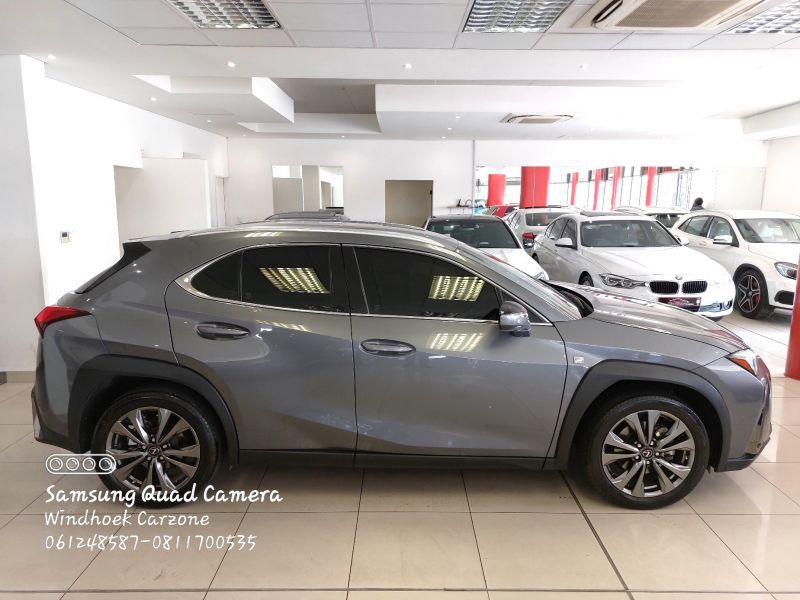2020 Lexus UX photo 2