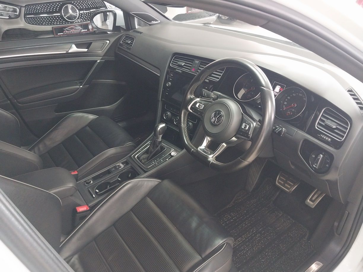 2017 Volkswagen Golf photo 6
