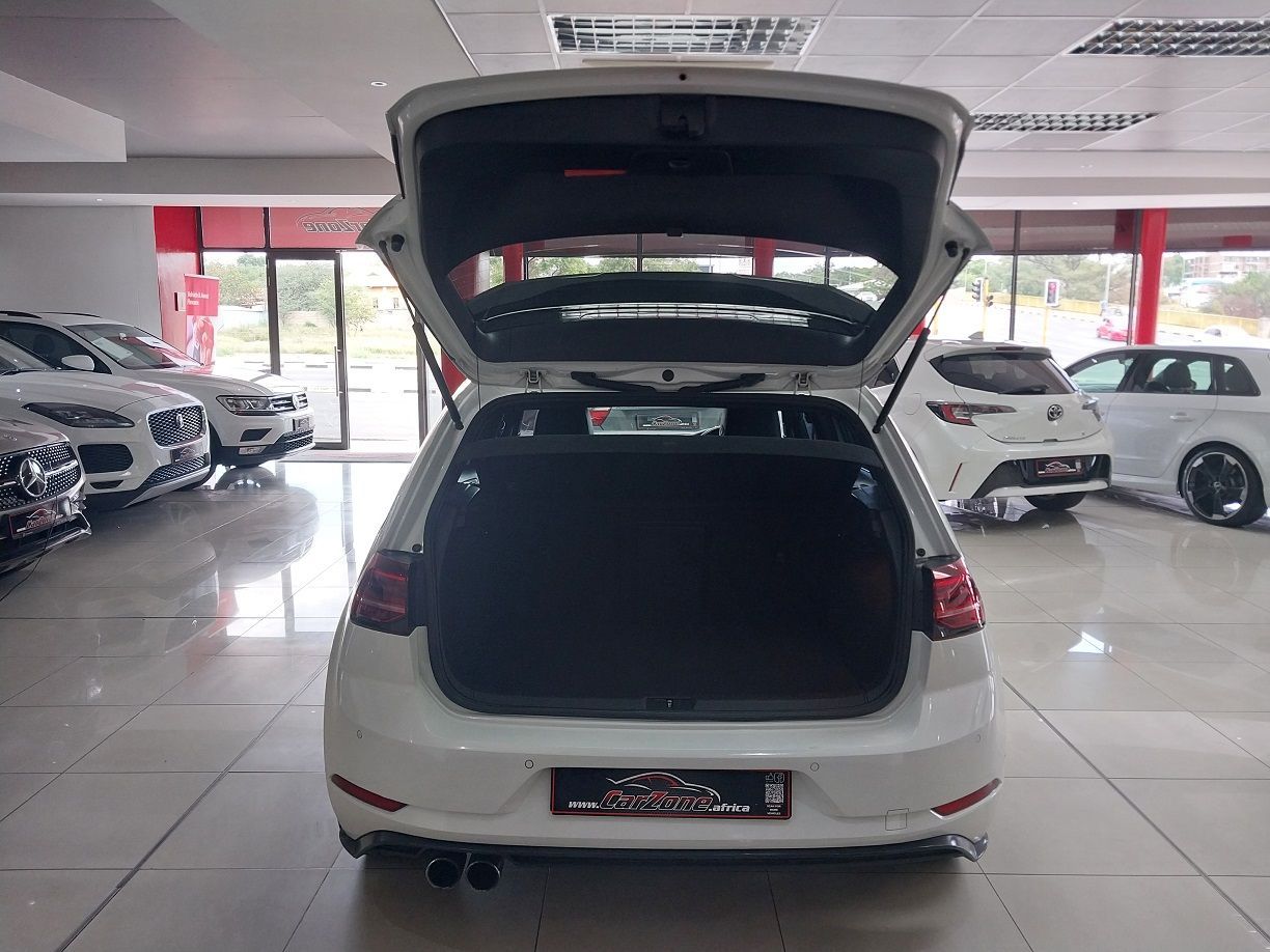 2017 Volkswagen Golf photo 9