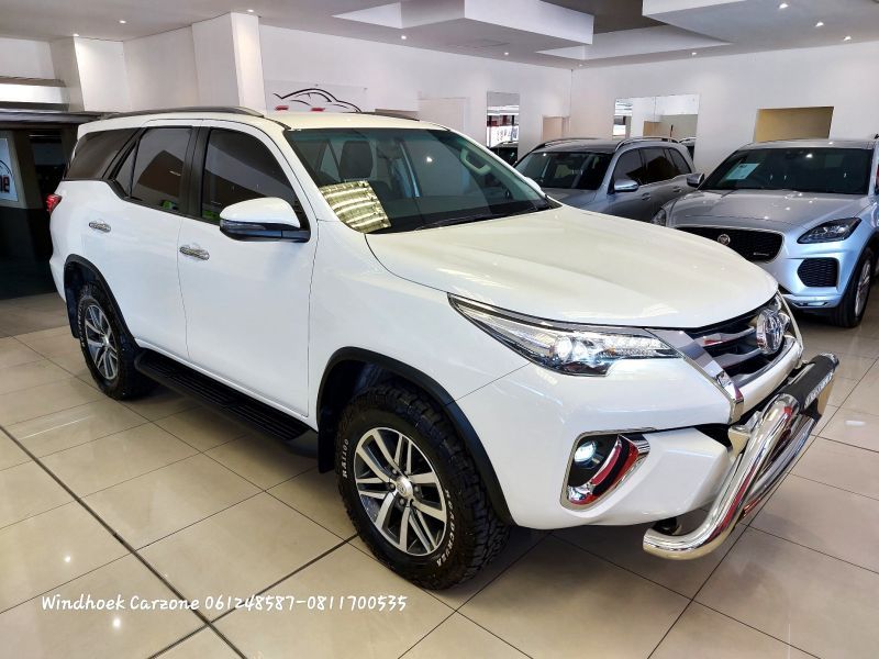 2018 Toyota Fortuner photo 1