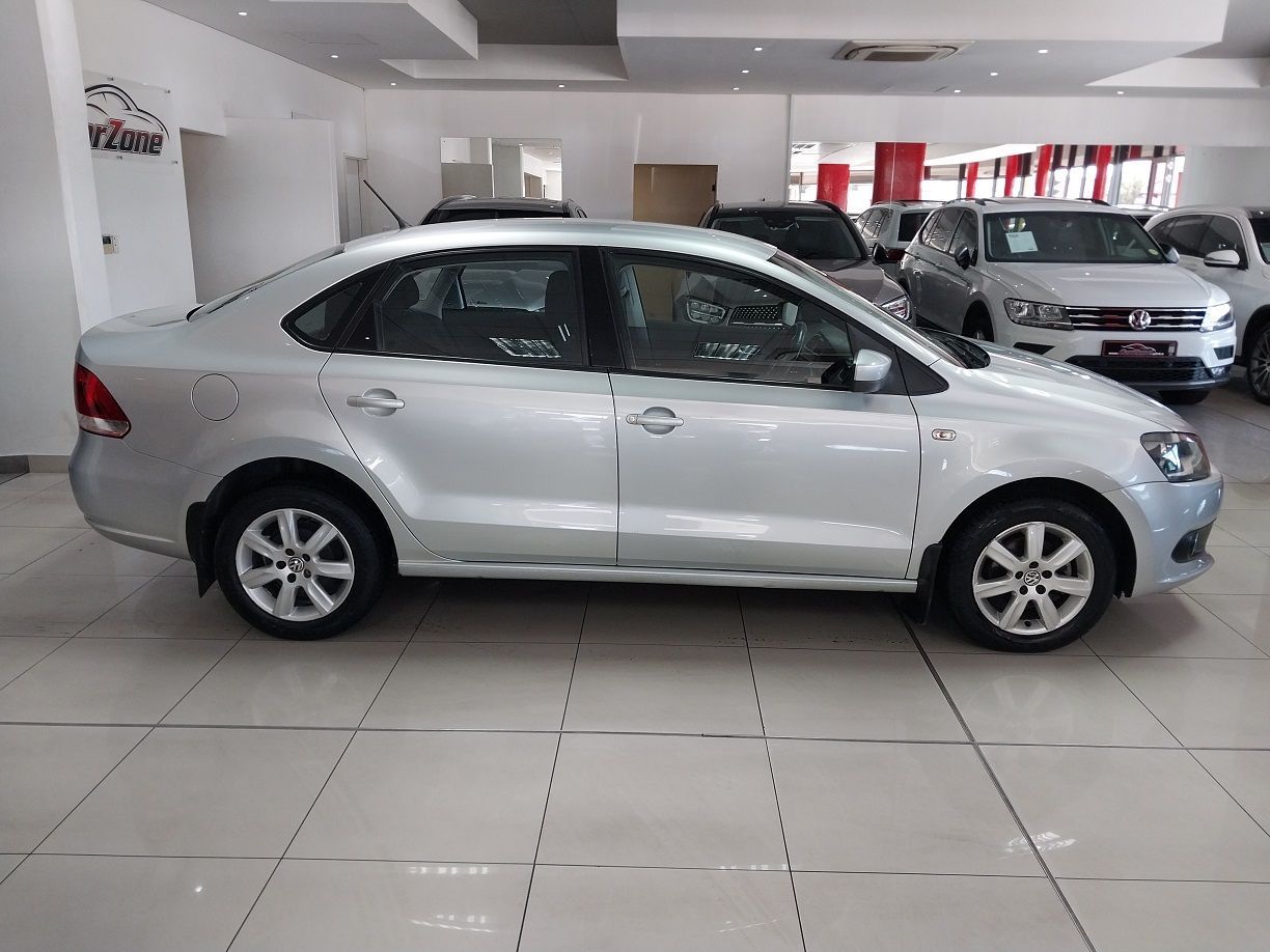 2013 Volkswagen Polo photo 2