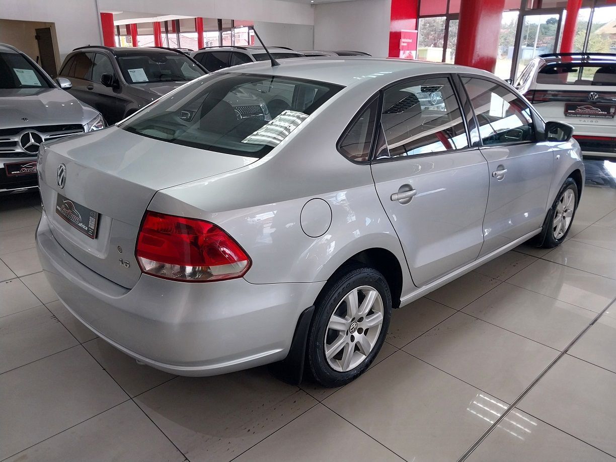 2013 Volkswagen Polo photo 3
