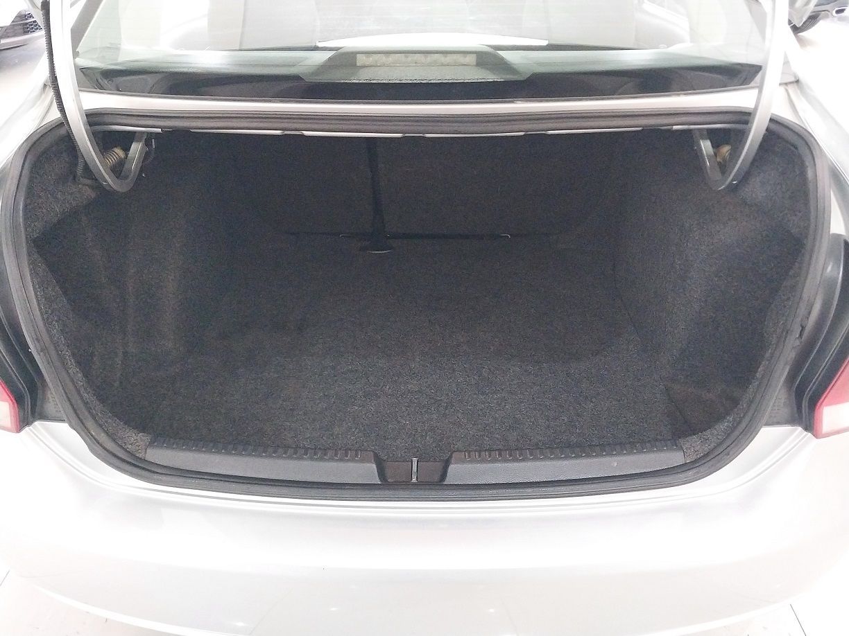 2013 Volkswagen Polo photo 9