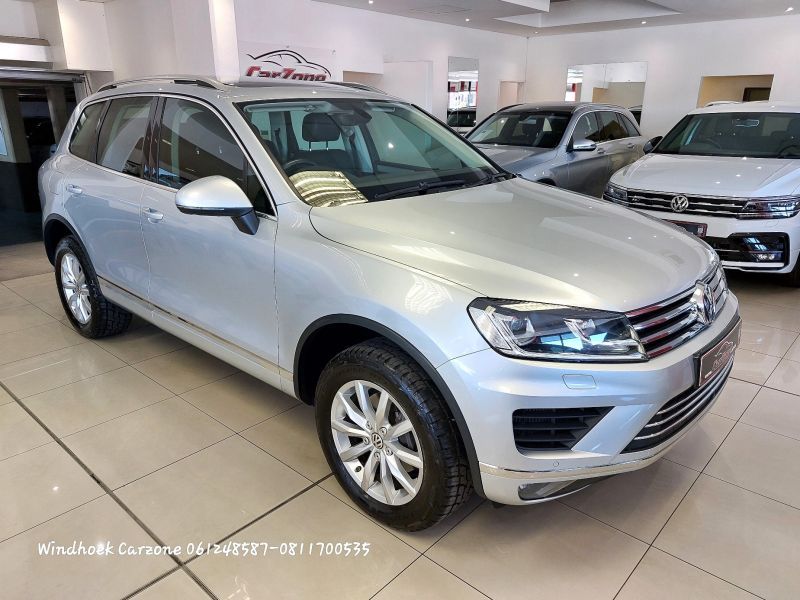 2018 Volkswagen Touareg photo 1