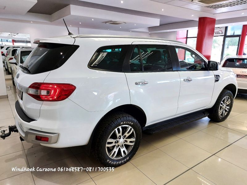 2019 Ford Everest photo 3