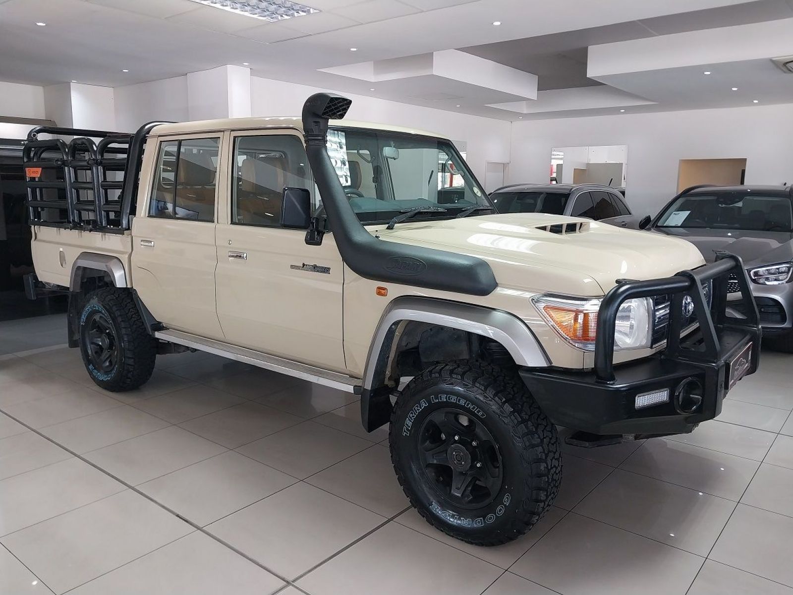 2022 Toyota Land Cruiser photo 1