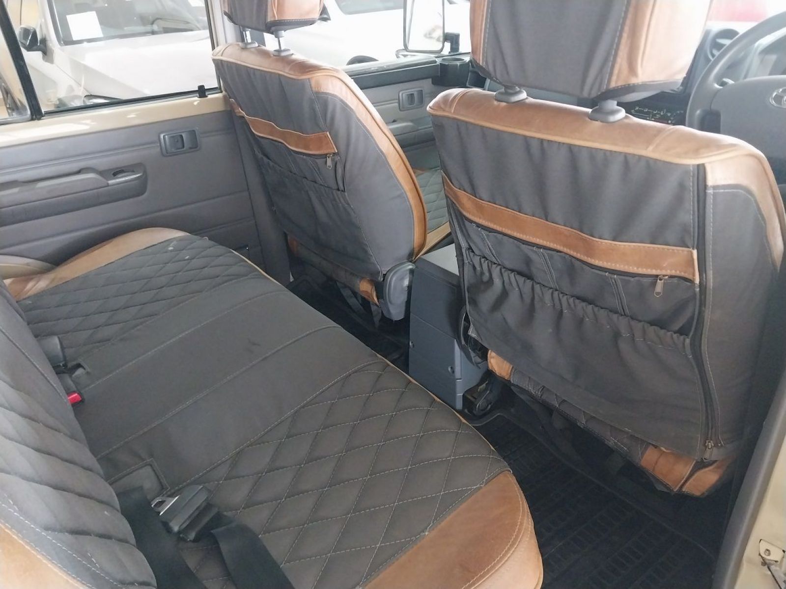 2022 Toyota Land Cruiser photo 7