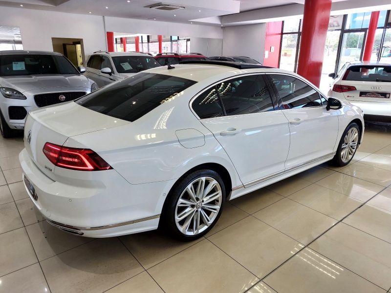 2018 Volkswagen Passat photo 3