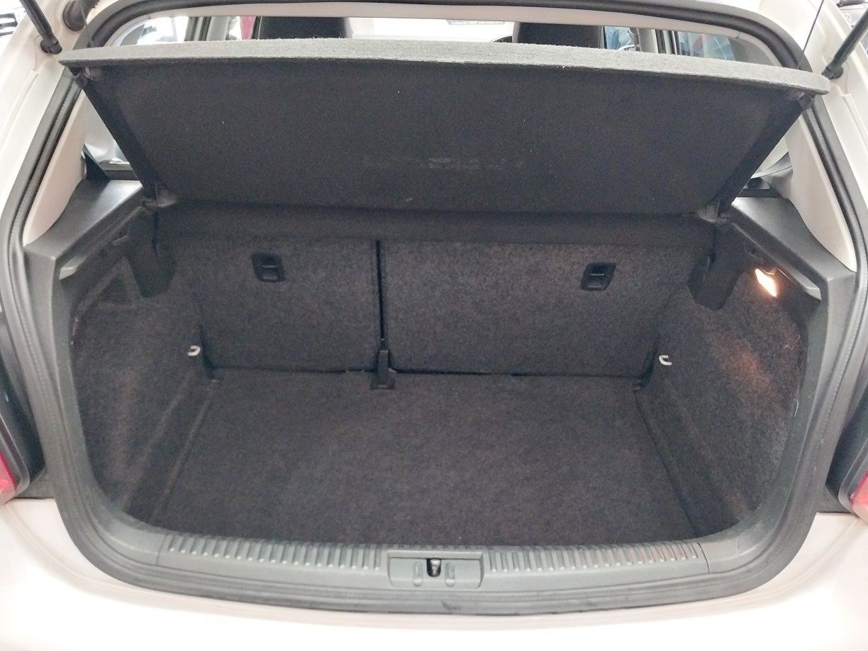2015 Volkswagen Polo photo 9