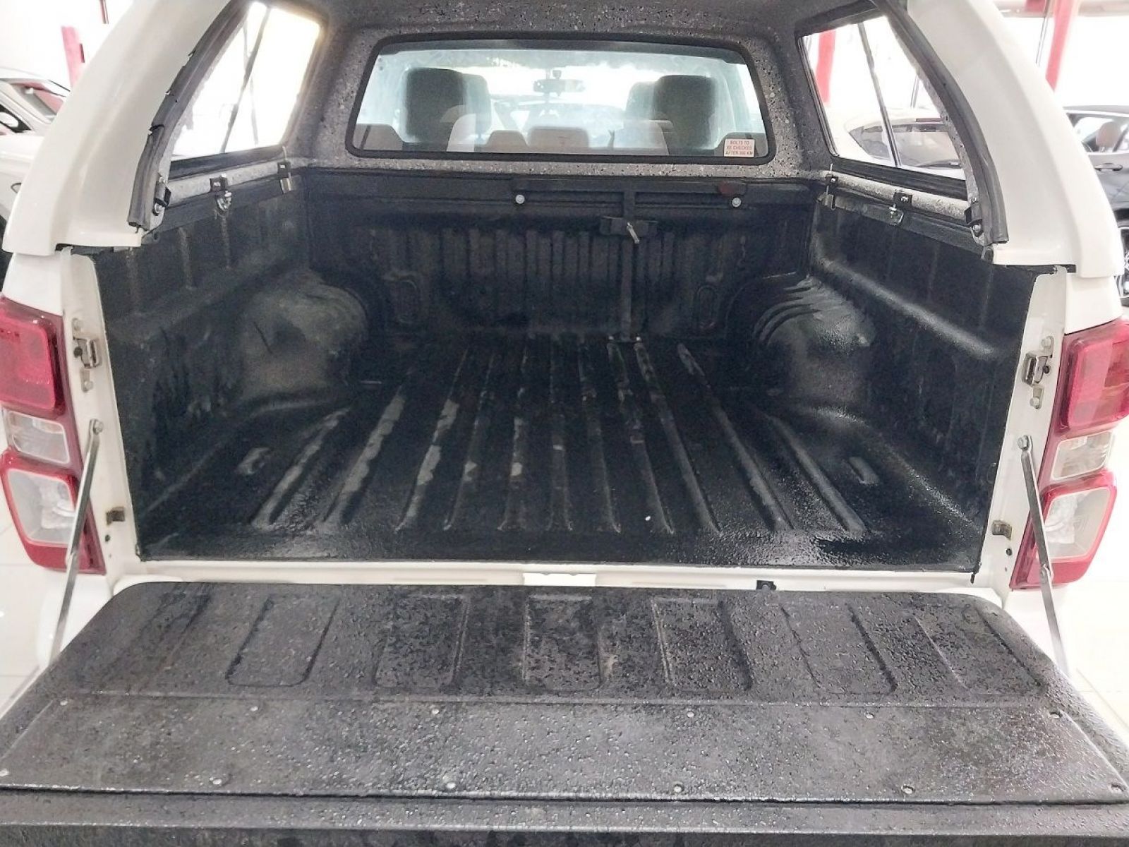 2023 Isuzu D-MAX photo 8