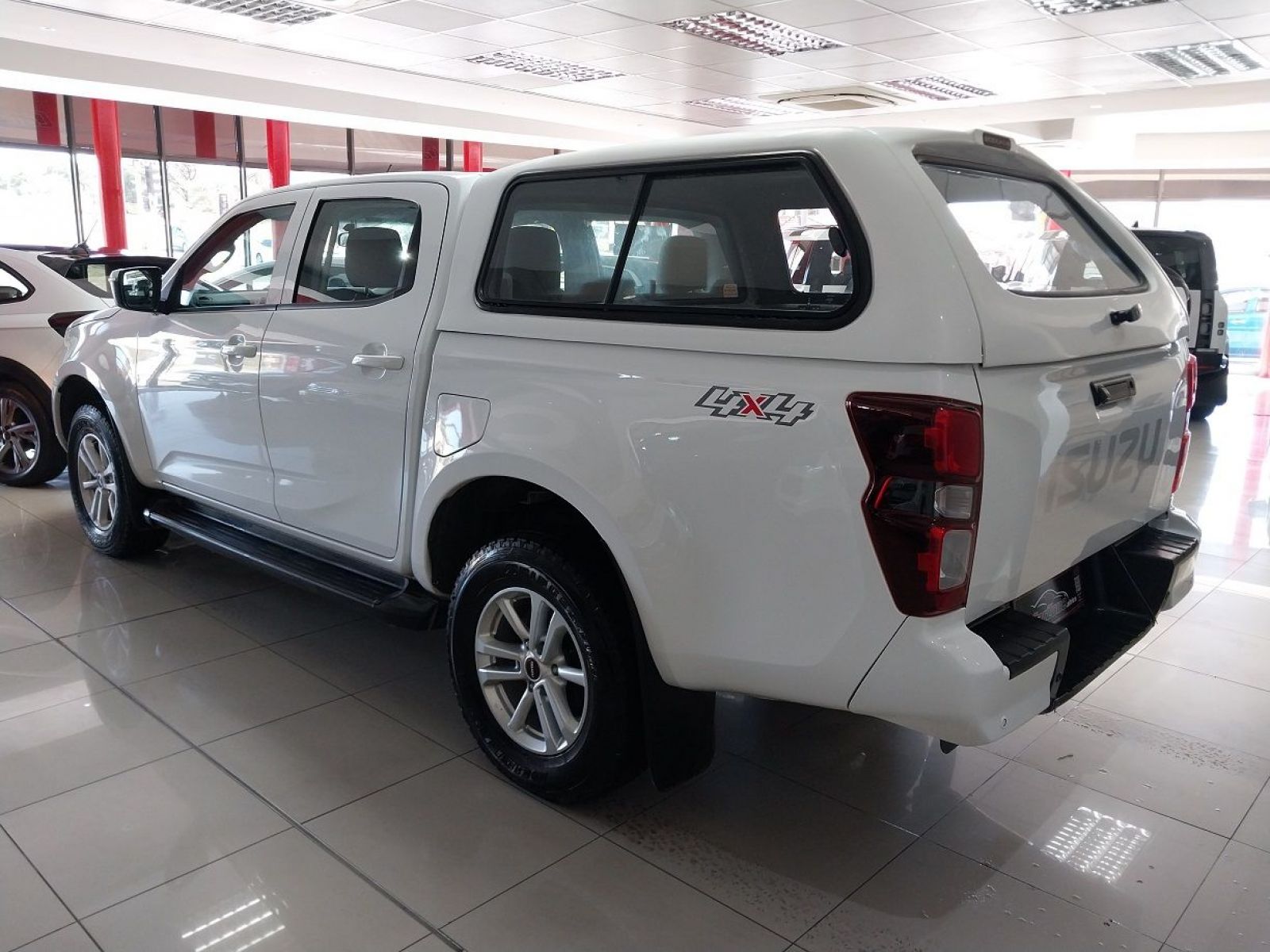 2023 Isuzu D-MAX photo 9