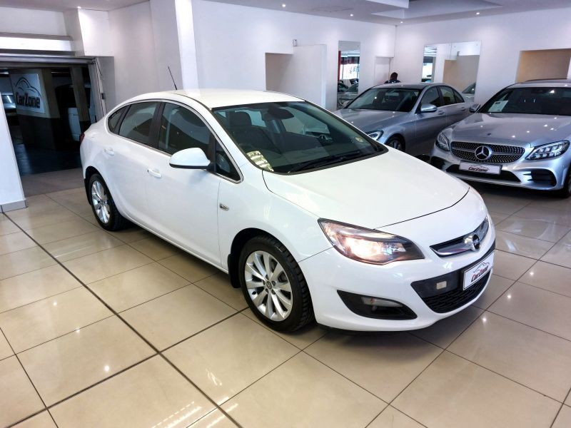 2015 Opel Astra photo 1