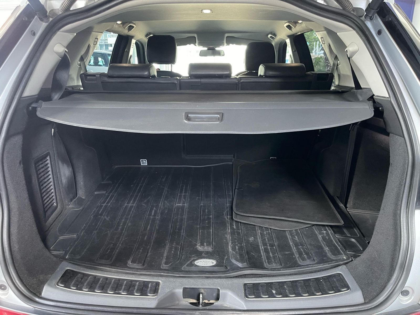2018 Land Rover Discovery photo 11