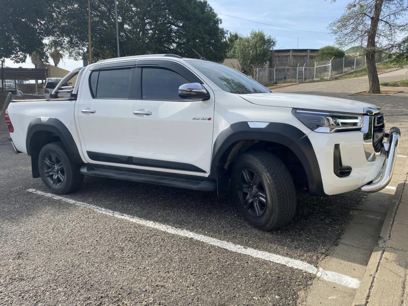 2021 Toyota Hilux photo 1