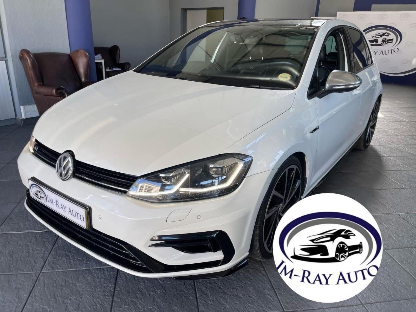 2018 Volkswagen Golf photo 3