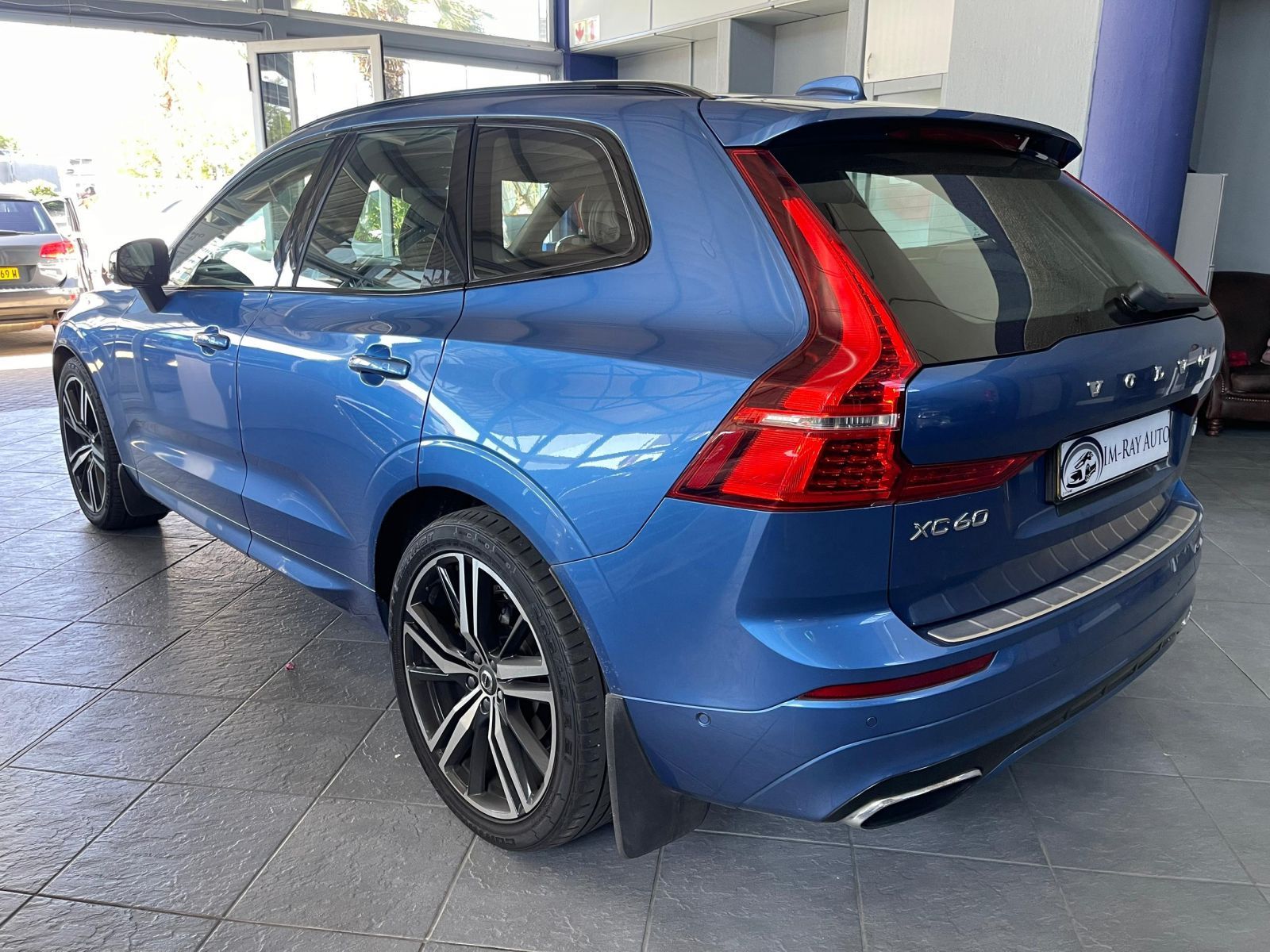 2021 Volvo XC60 photo 6