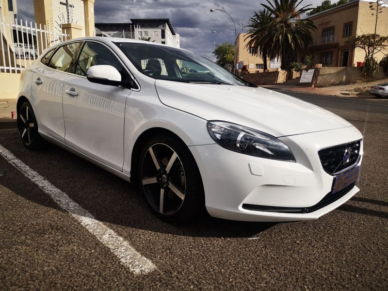 2013 Volvo V40 photo 1