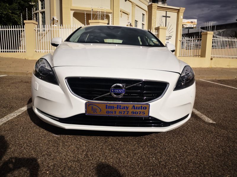 2013 Volvo V40 photo 2