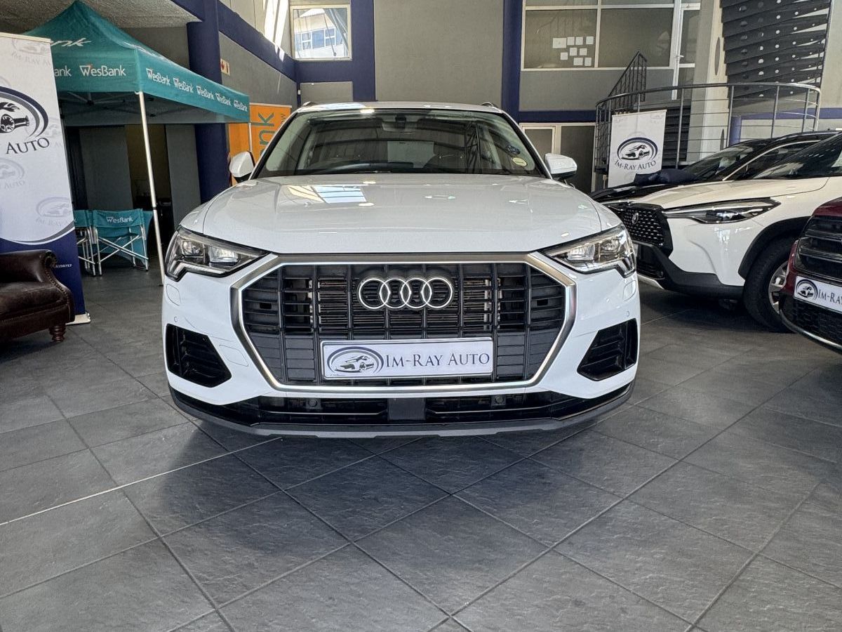 2022 Audi Q3 photo 2
