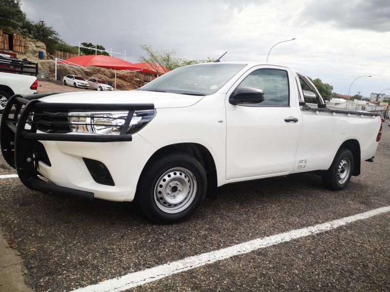 2017 Toyota Hilux photo 3