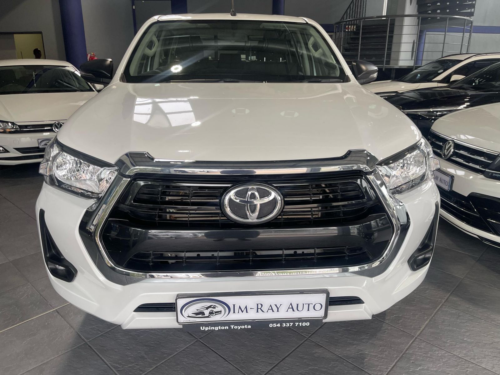 2024 Toyota Hilux photo 2