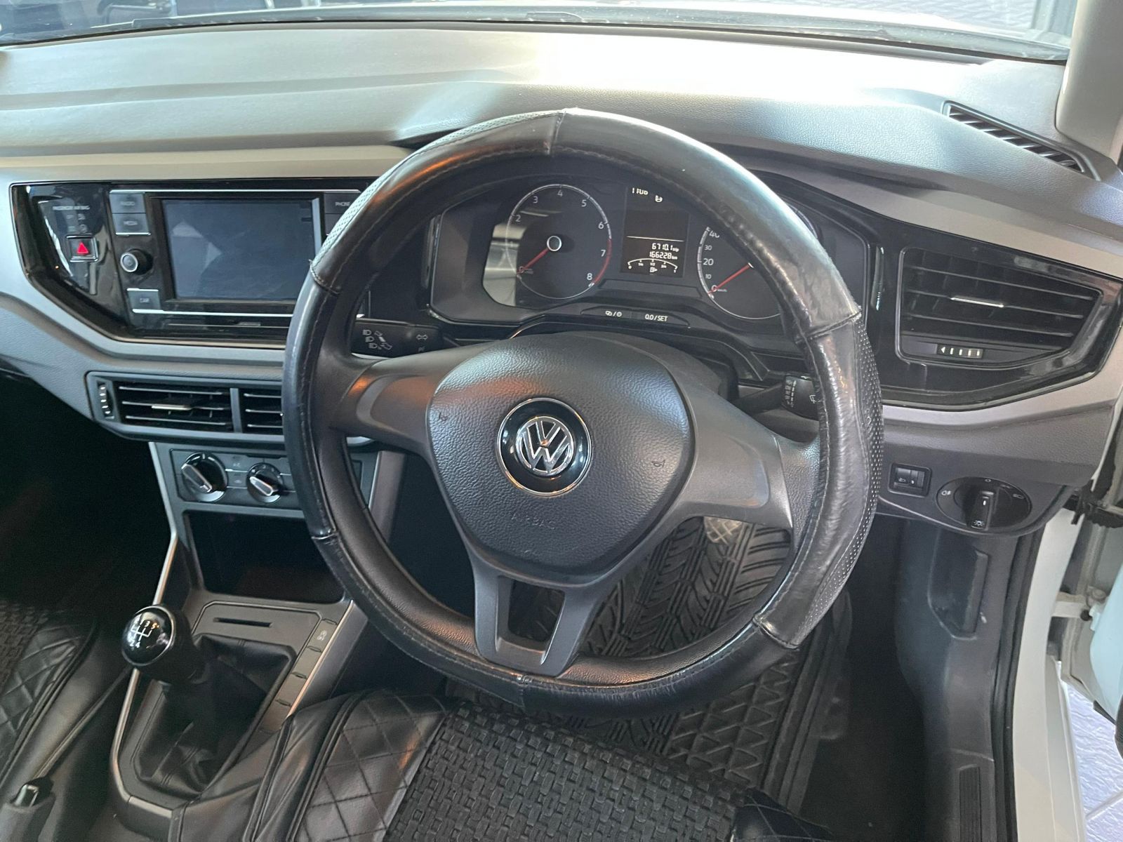 2018 Volkswagen Polo photo 8