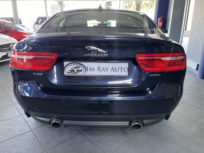 2019 Jaguar XE photo 5
