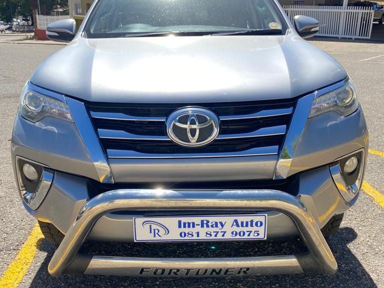 2017 Toyota Fortuner photo 2