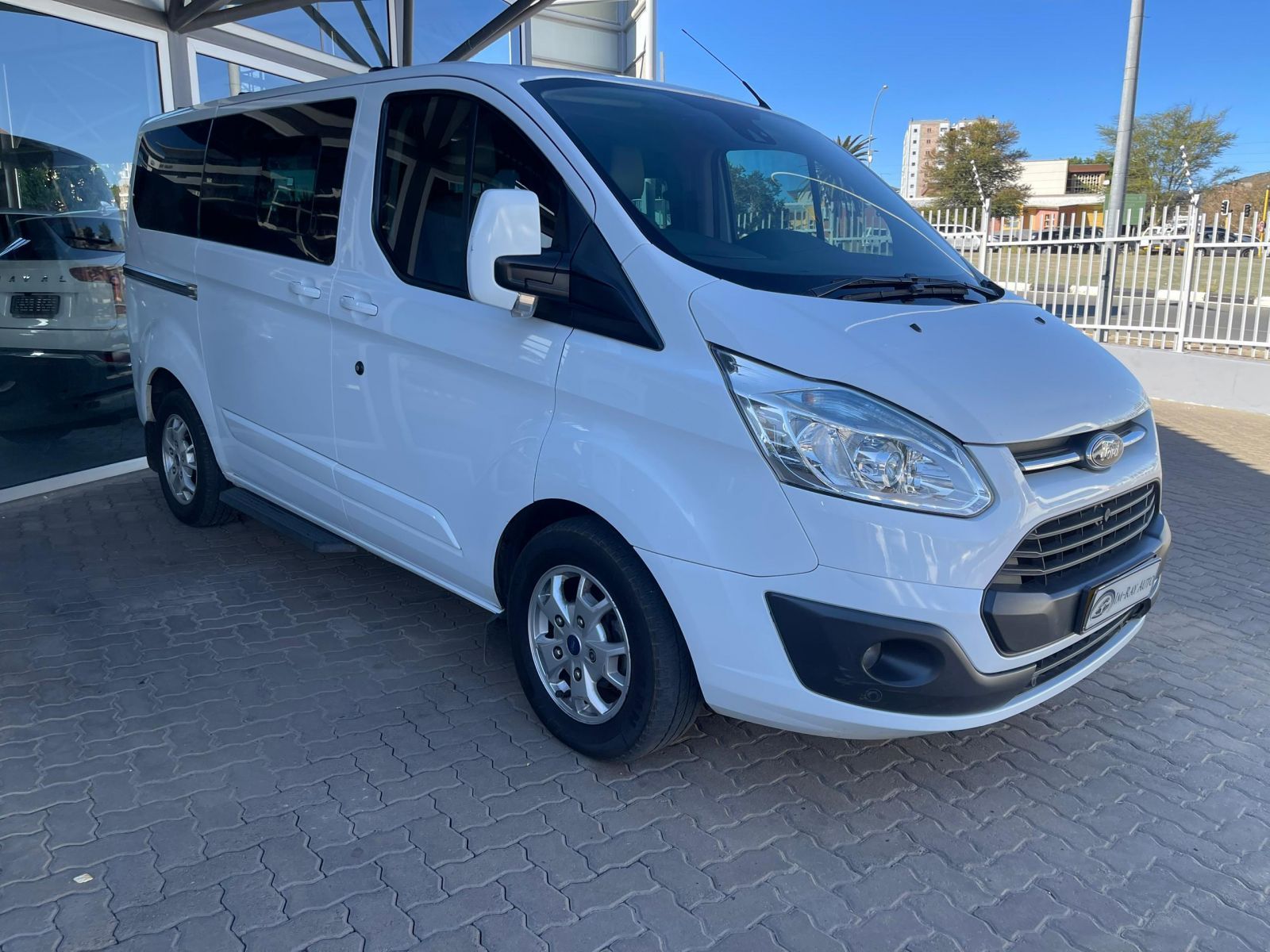 2015 Ford Tourneo photo 1