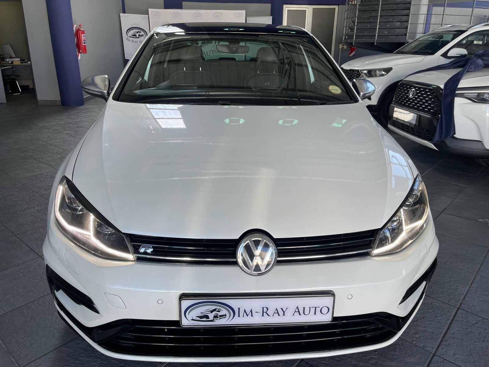 2018 Volkswagen Golf photo 2