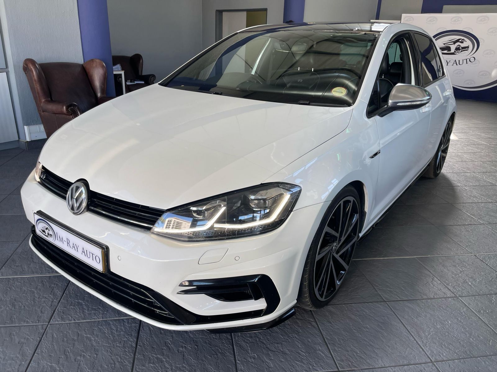 2018 Volkswagen Golf photo 3