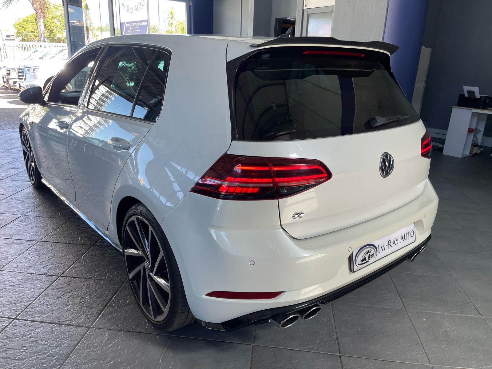 2018 Volkswagen Golf photo 4