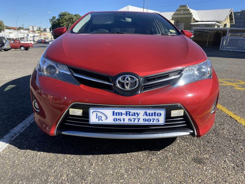 2014 Toyota Auris photo 2