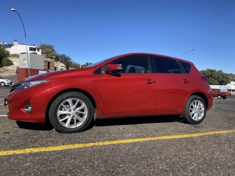2014 Toyota Auris photo 3