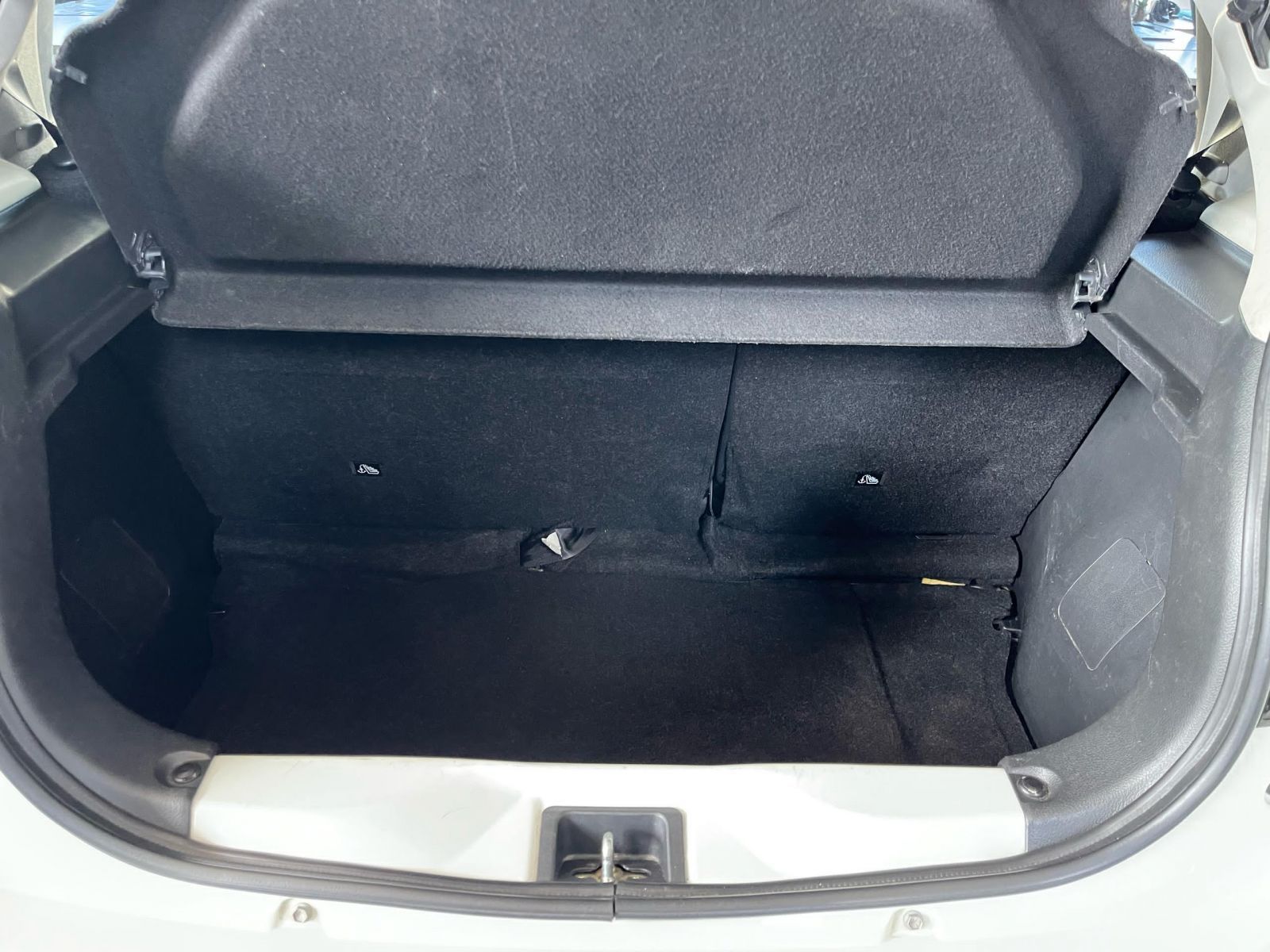 2024 Toyota Vitz photo 10