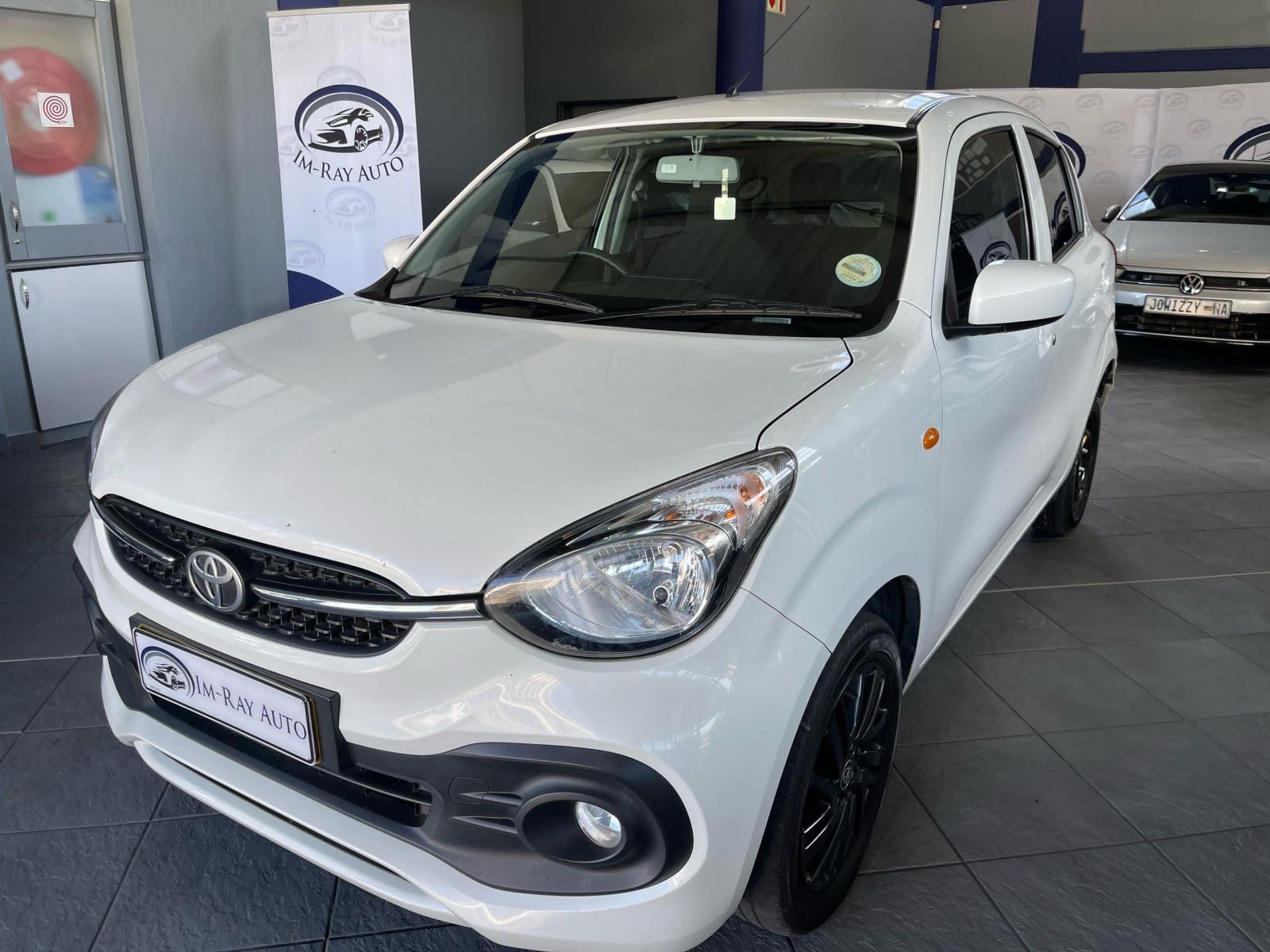2024 Toyota Vitz photo 3
