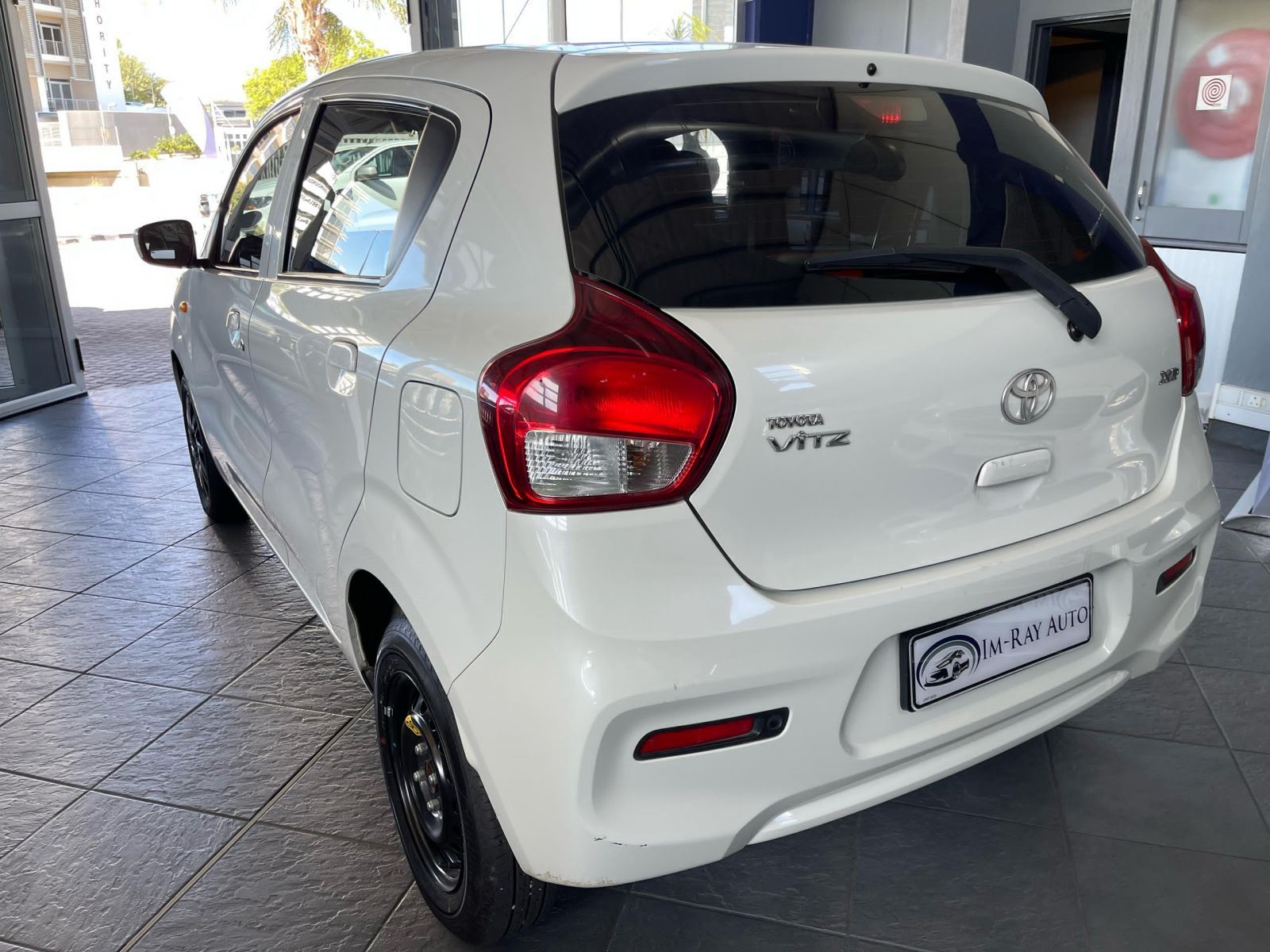 2024 Toyota Vitz photo 4