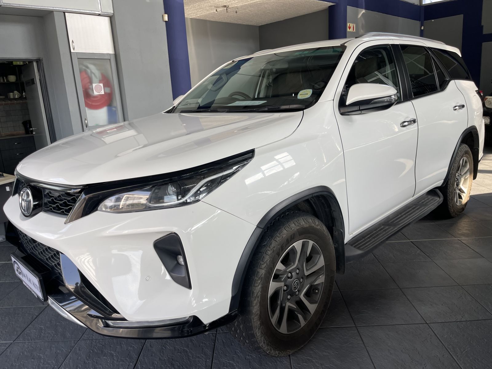 2023 Toyota Fortuner photo 3