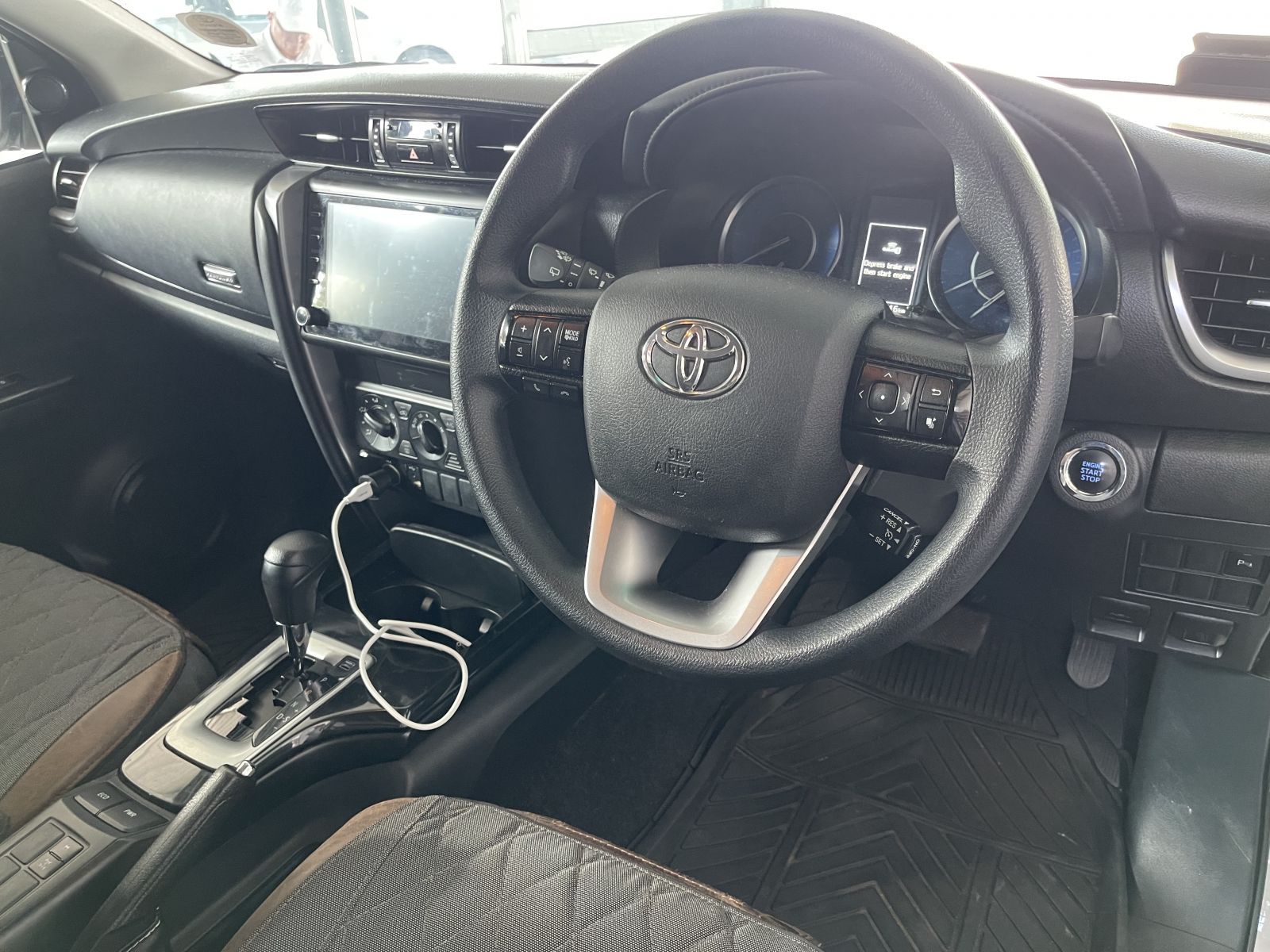 2023 Toyota Fortuner photo 8