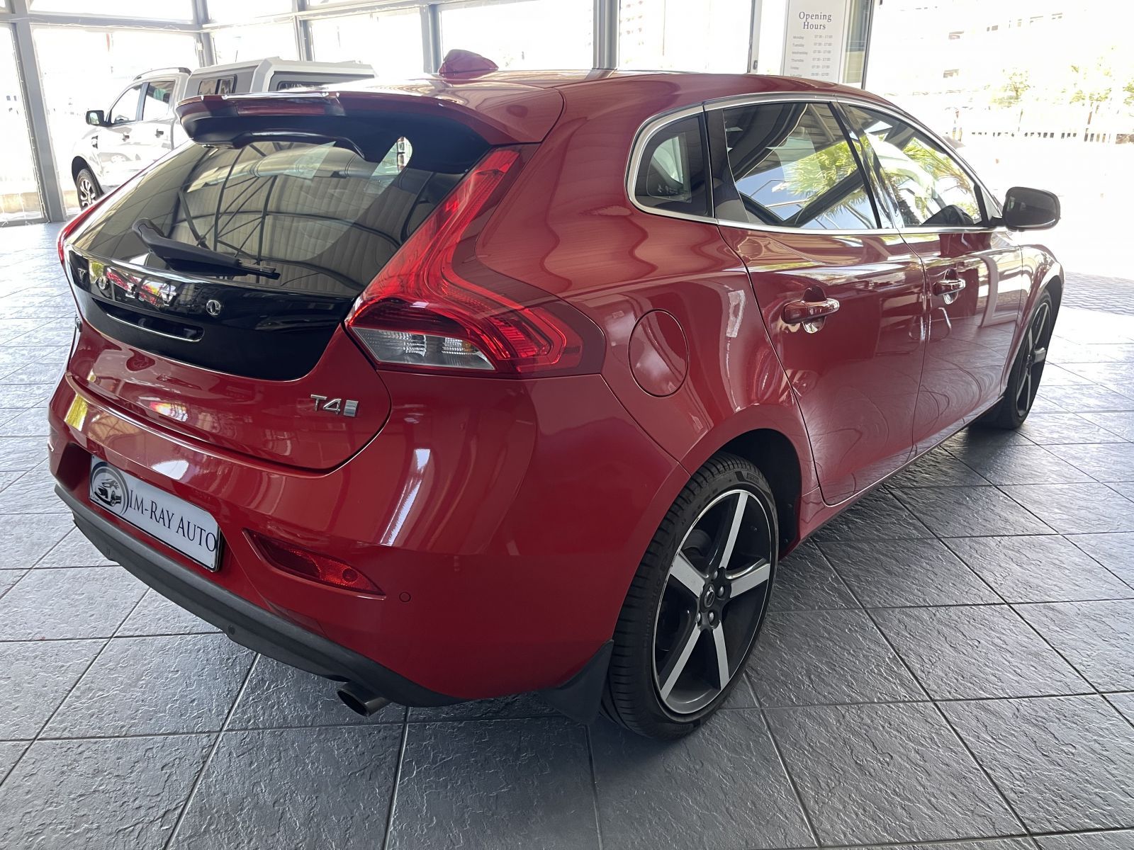 2017 Volvo V40 photo 4