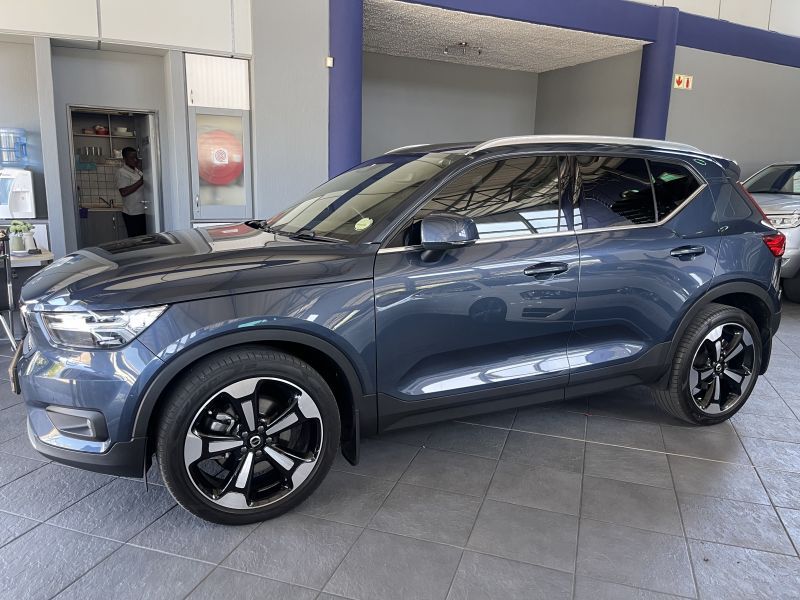 2020 Volvo XC40 photo 3