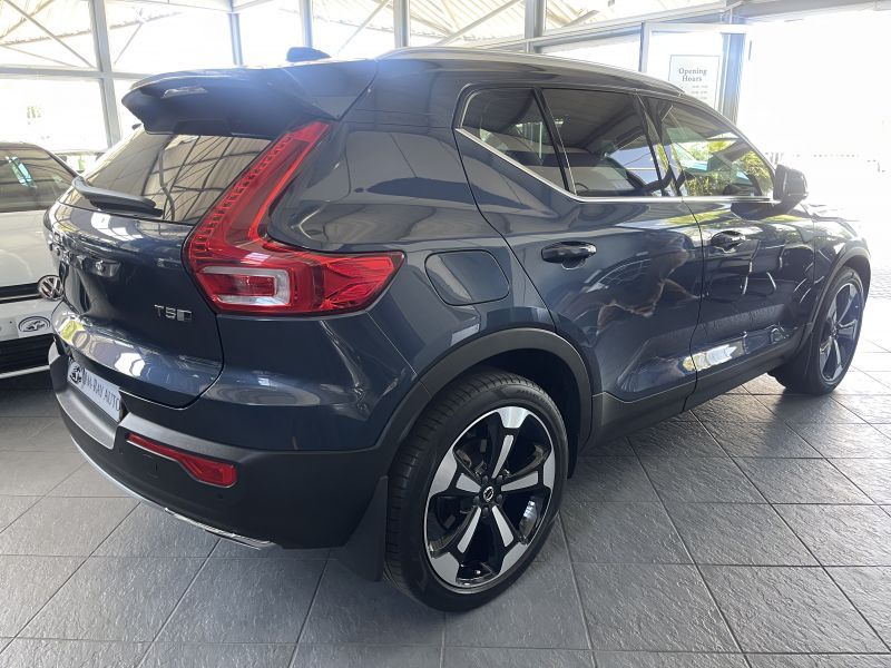 2020 Volvo XC40 photo 6