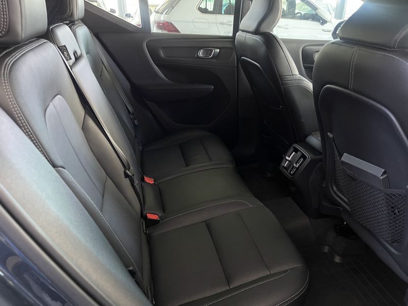 2020 Volvo XC40 photo 9