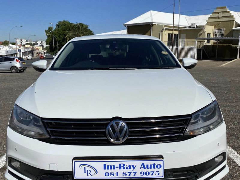 2016 Volkswagen Jetta photo 2