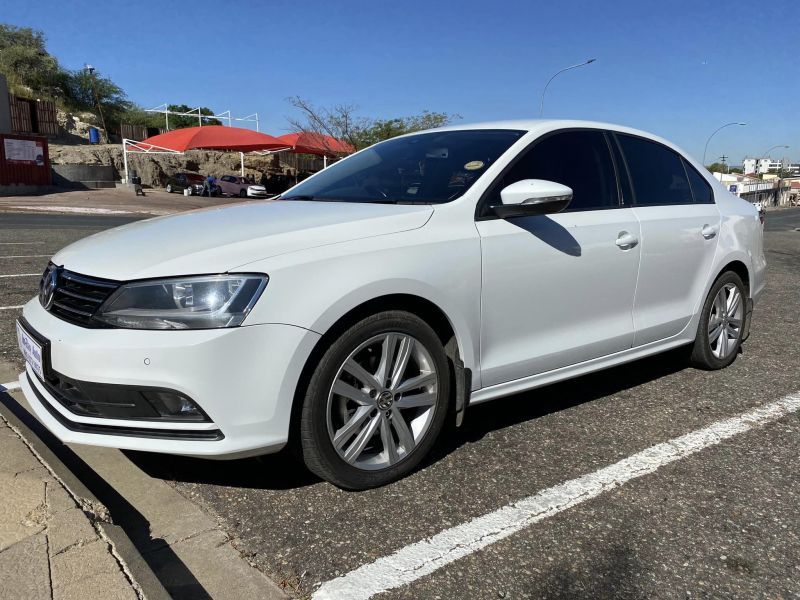 2016 Volkswagen Jetta photo 3